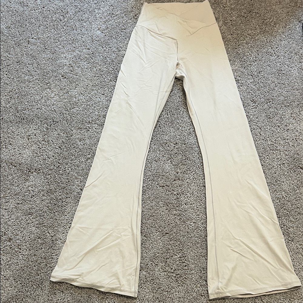Women's Cream High-Waisted Leggings